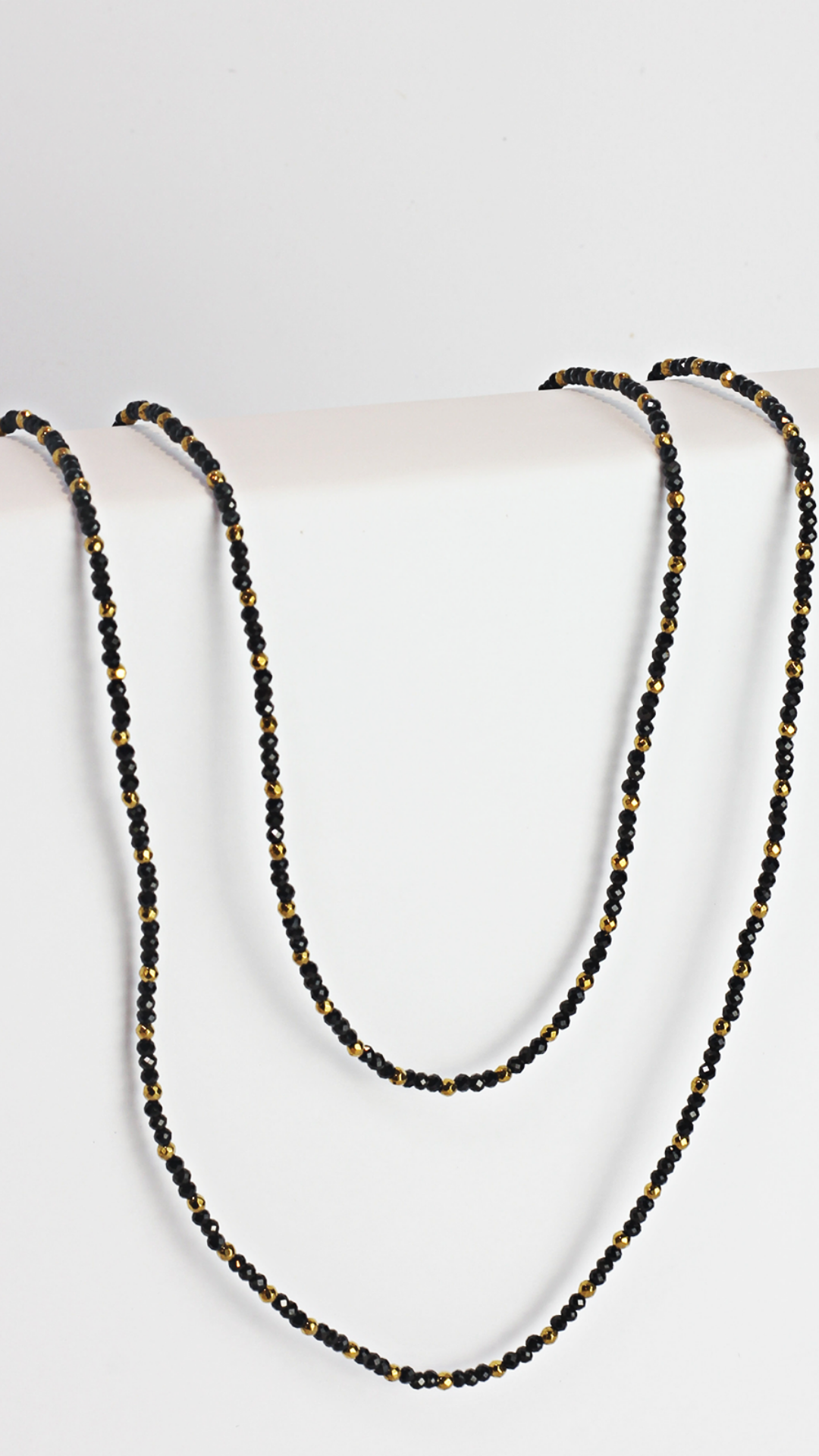 Colar Sorrir Espinelio Negro Grande