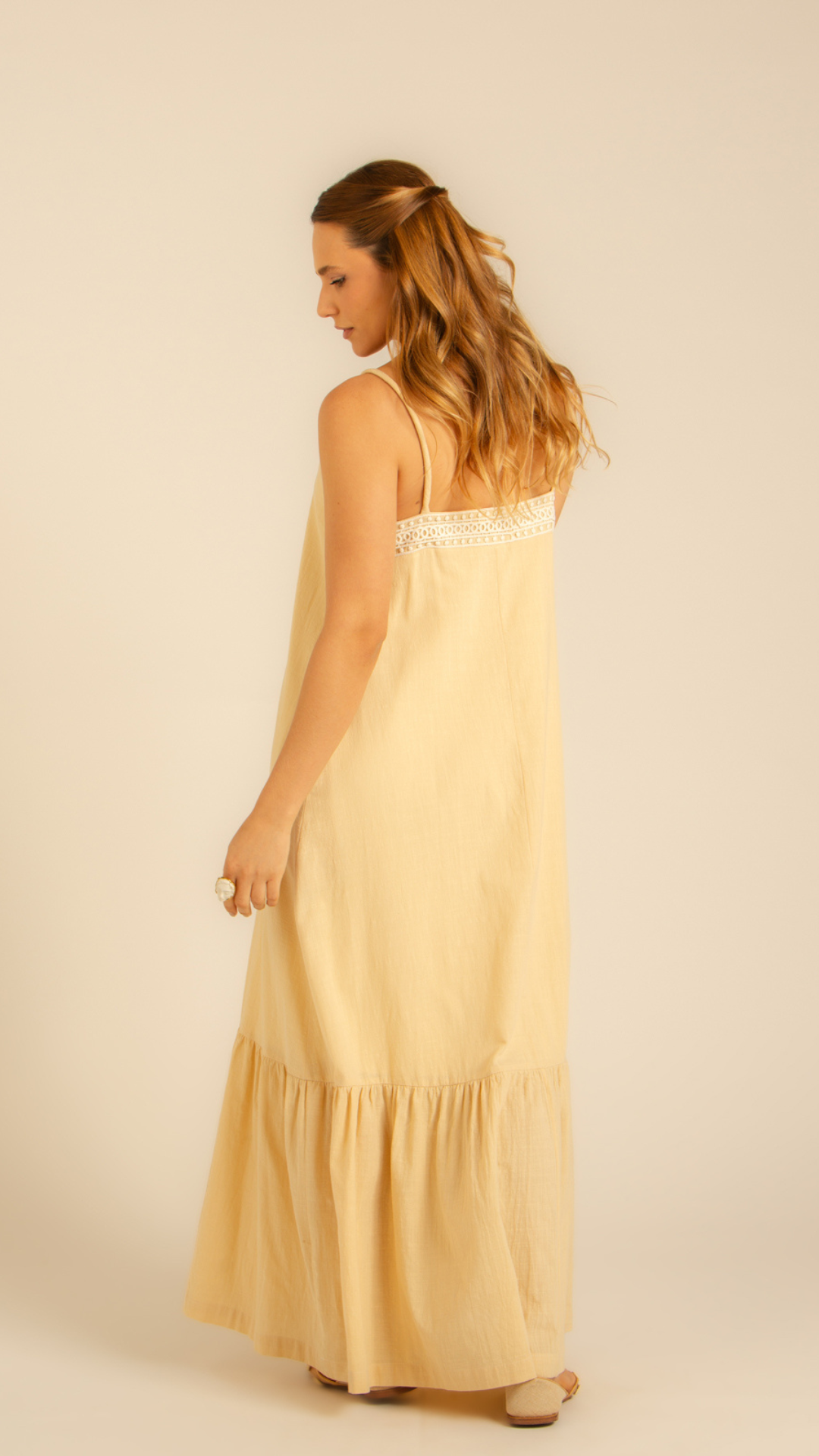 Vestido Decote Renda Harmonia Manteiga