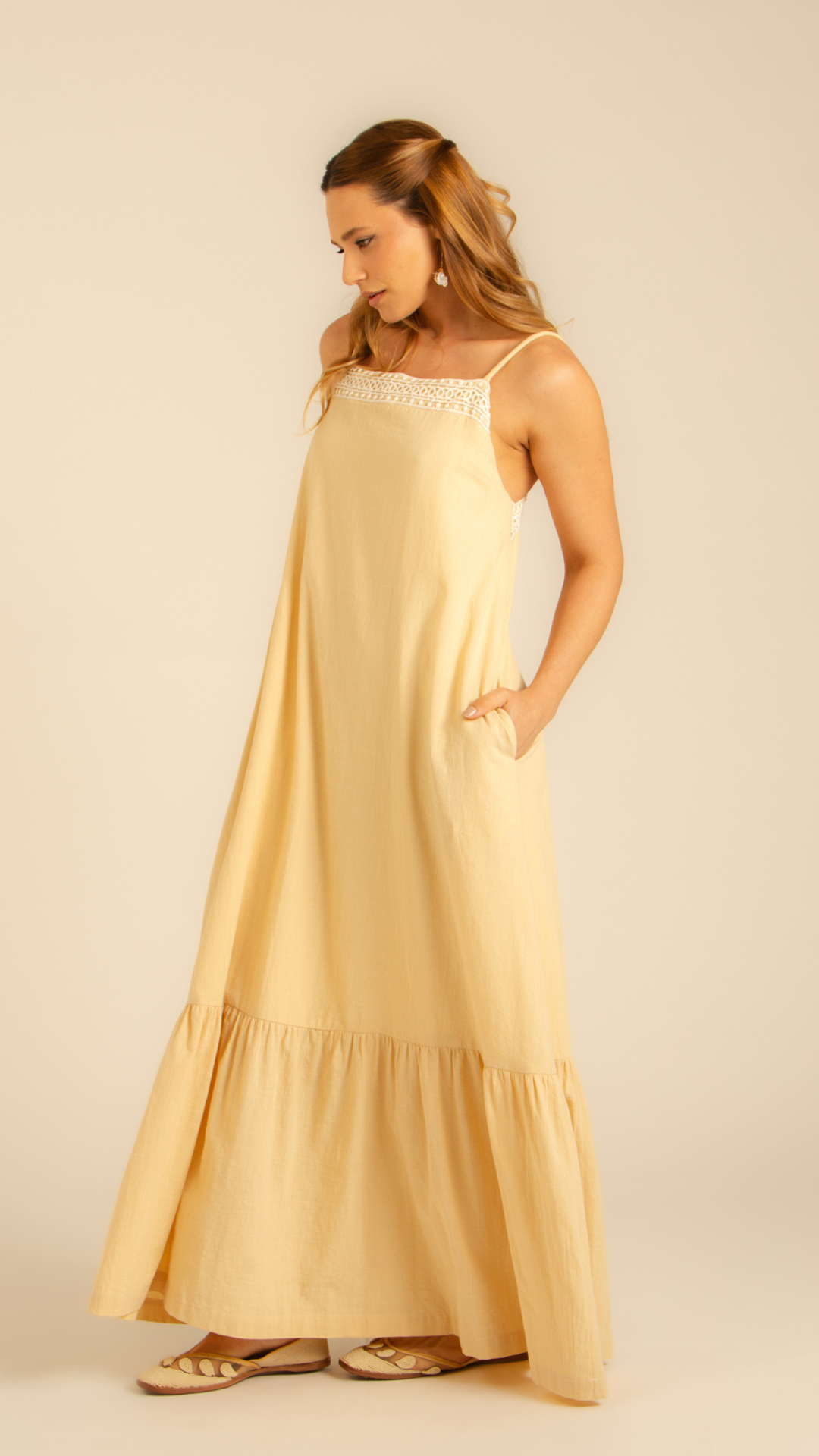 Vestido Decote Renda Harmonia Manteiga